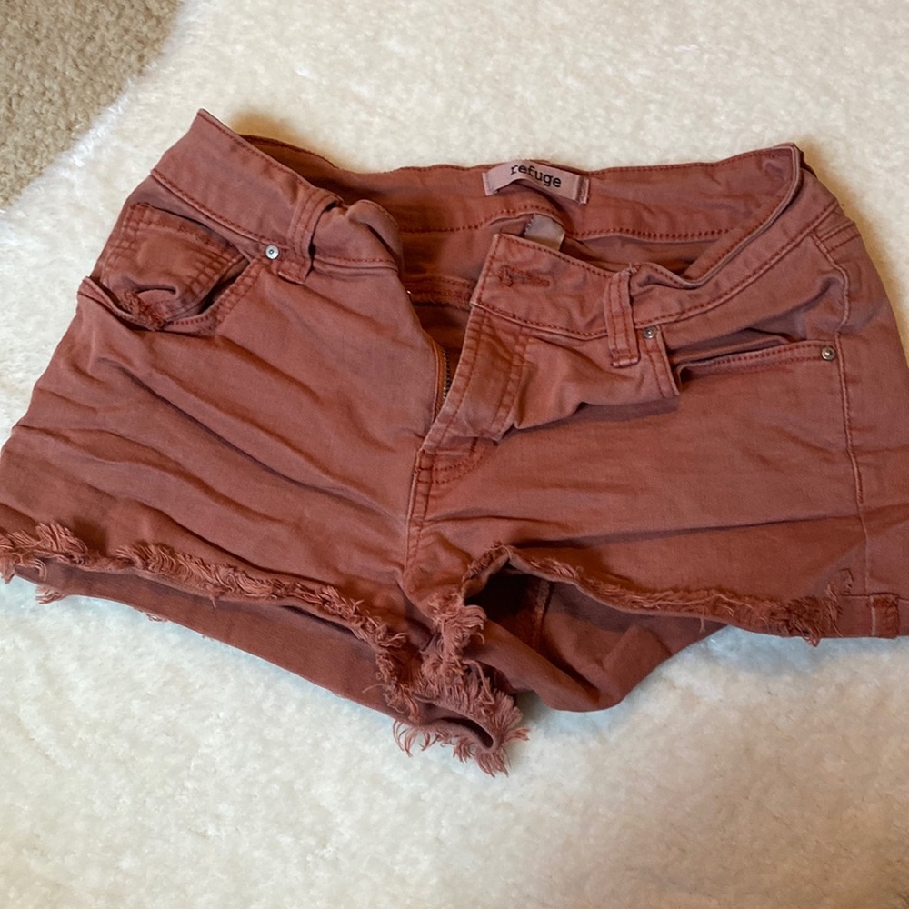 🚛 Refuge Size 2 shorts
